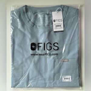 FIGS Men's Easton Boxy Crew Neck Scrub Top Dusty Blue Size Medium NEW